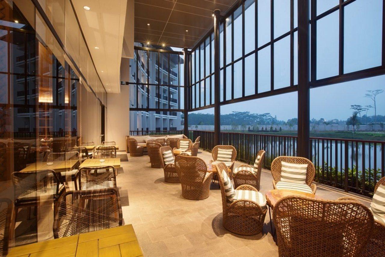 Hotel Santika Premiere Bandara Palembang Exterior photo