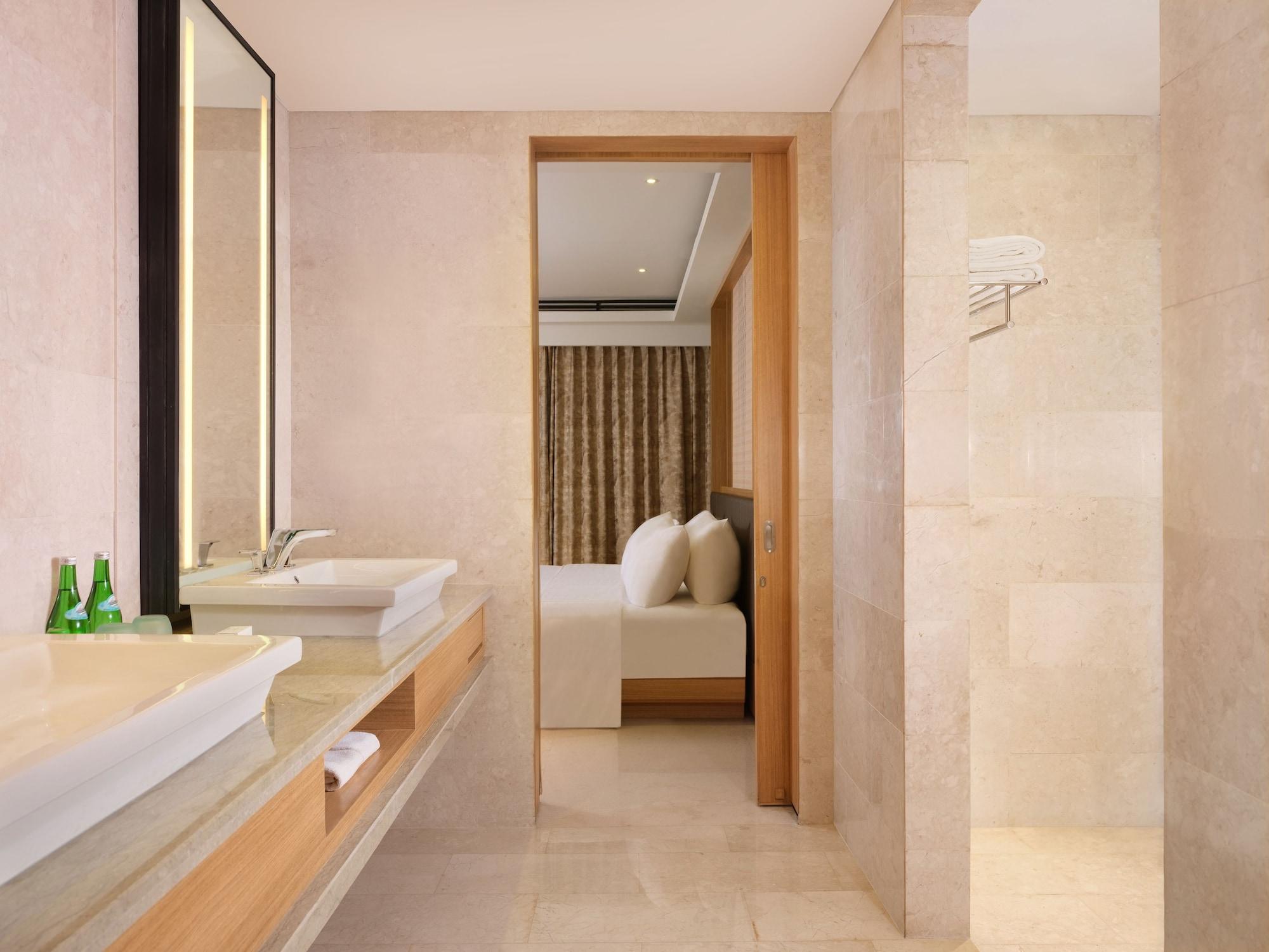 Hotel Santika Premiere Bandara Palembang Exterior photo