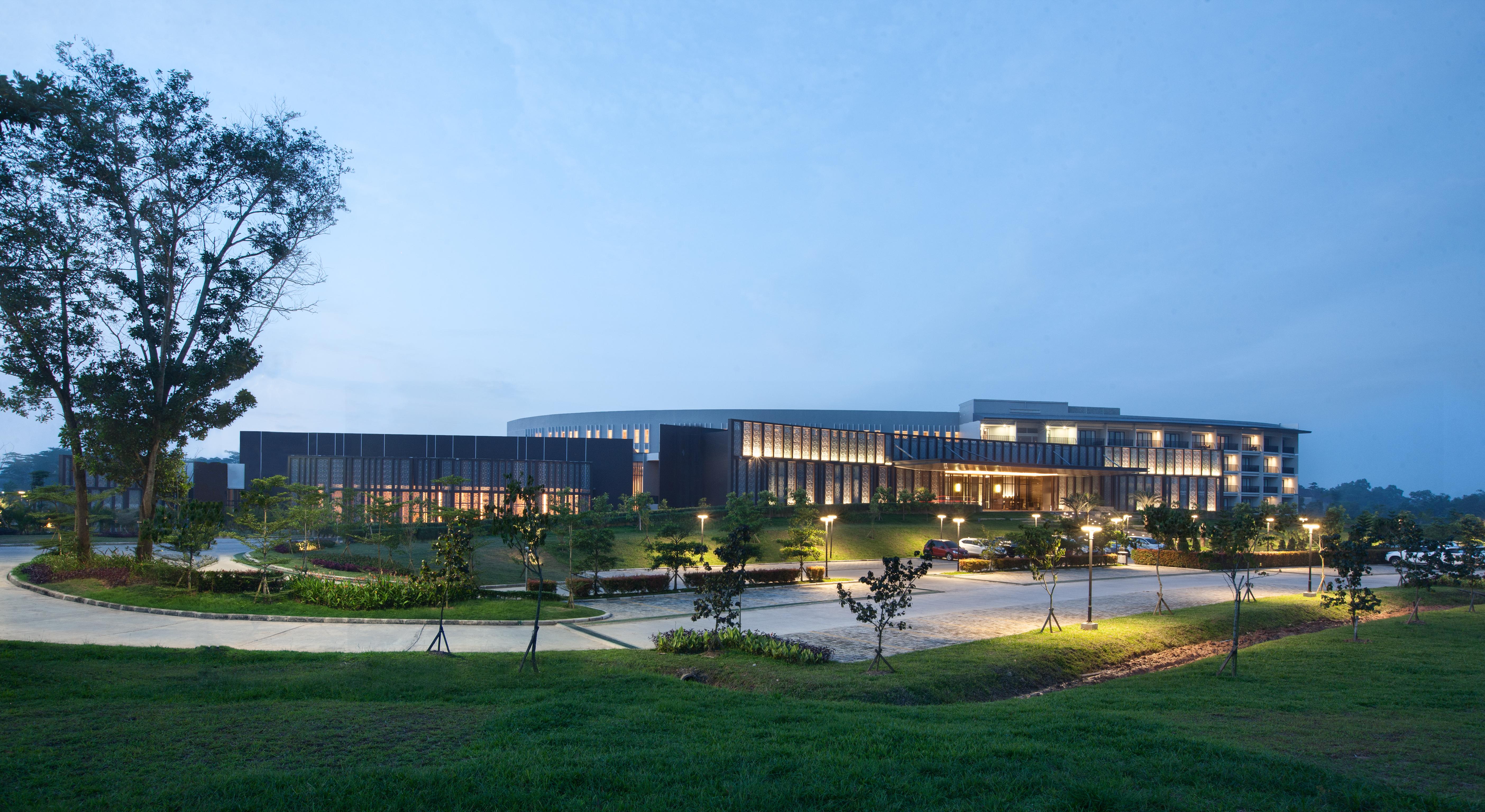 Hotel Santika Premiere Bandara Palembang Exterior photo