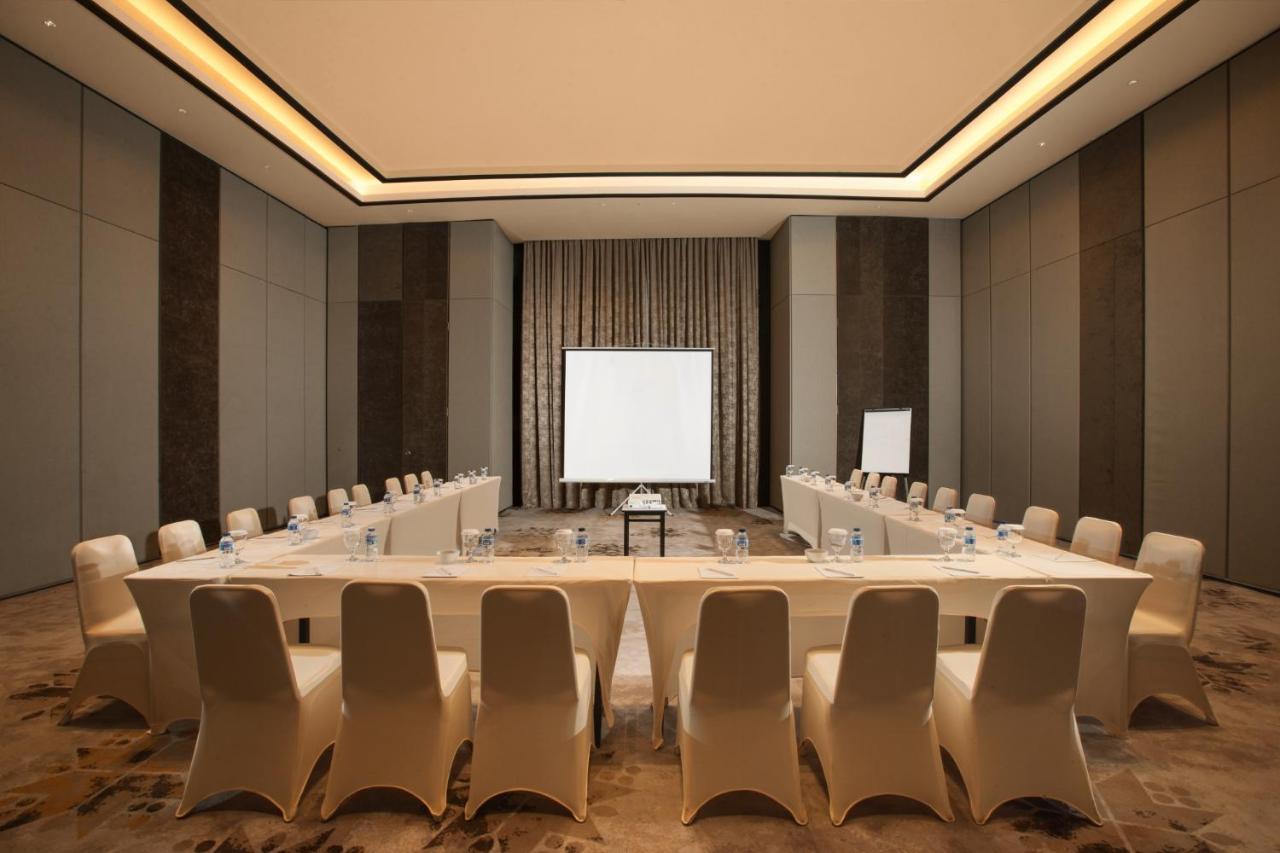 Hotel Santika Premiere Bandara Palembang Exterior photo